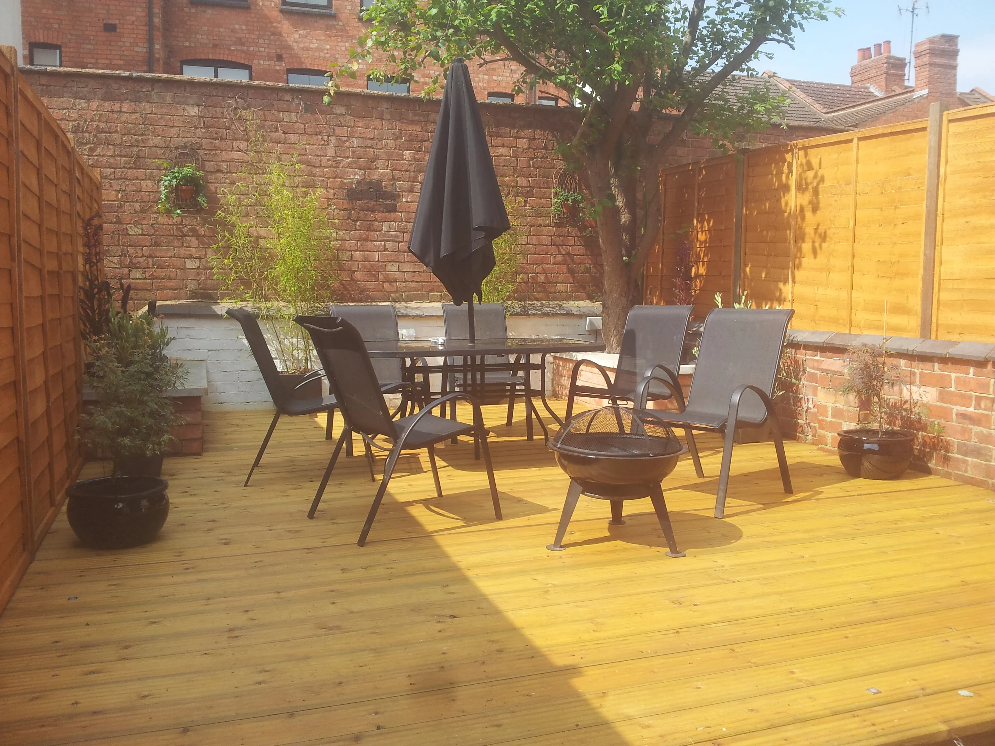 Mark Green and Travis Perkins Build the New Deck